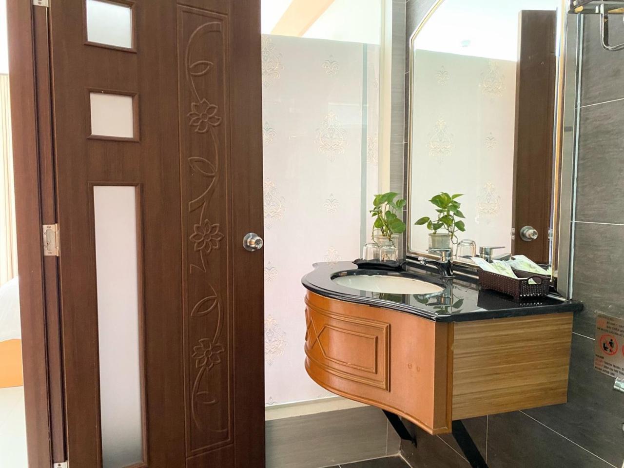 Conson Hotel Chi Khu Co Ong Kültér fotó